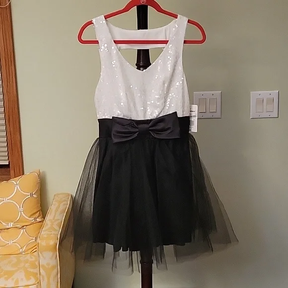 black long dress halloween White sequin dress with black bow – Pretty Little Patriot main image 0